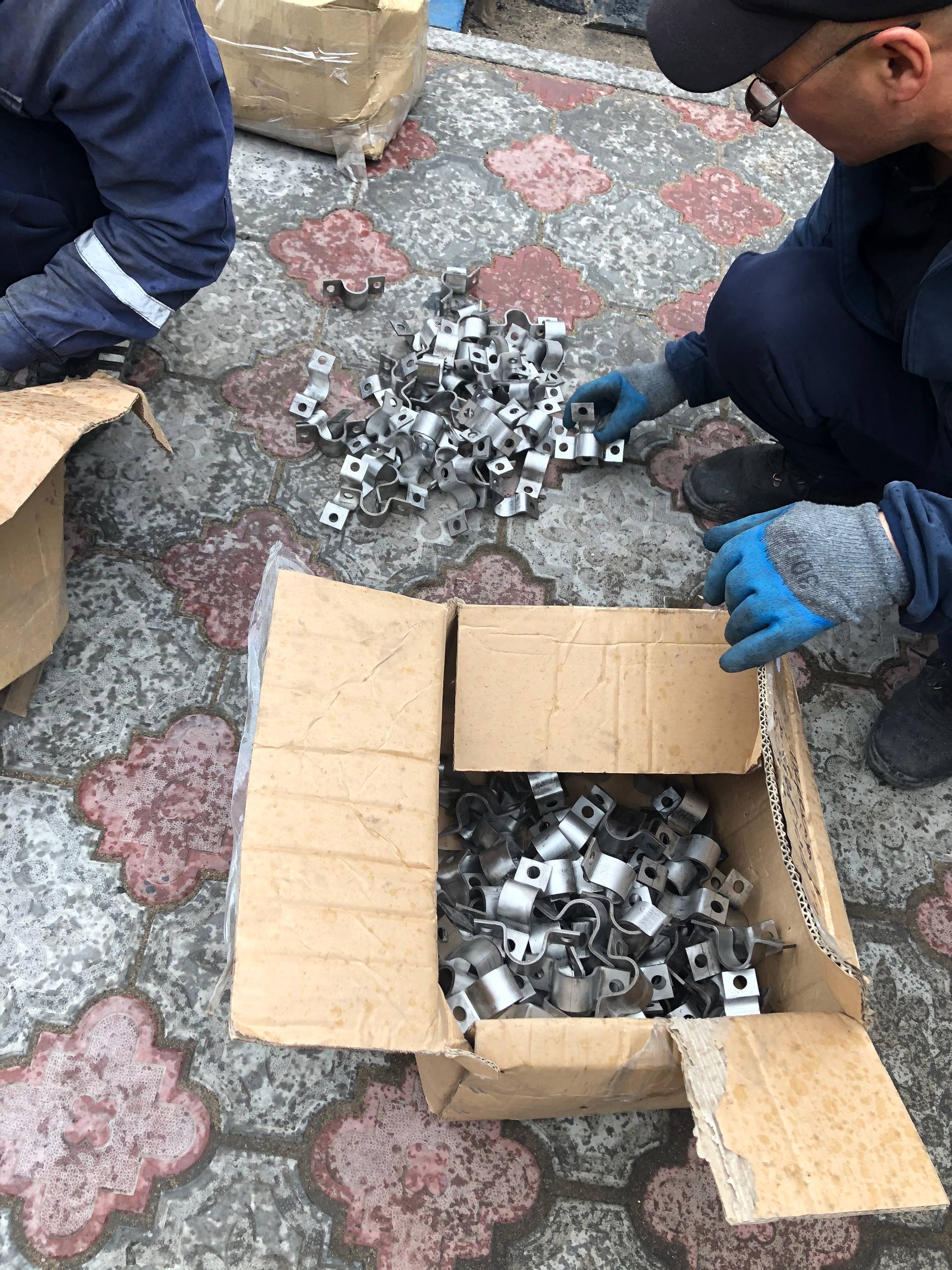 Ремни с отверстием для труб